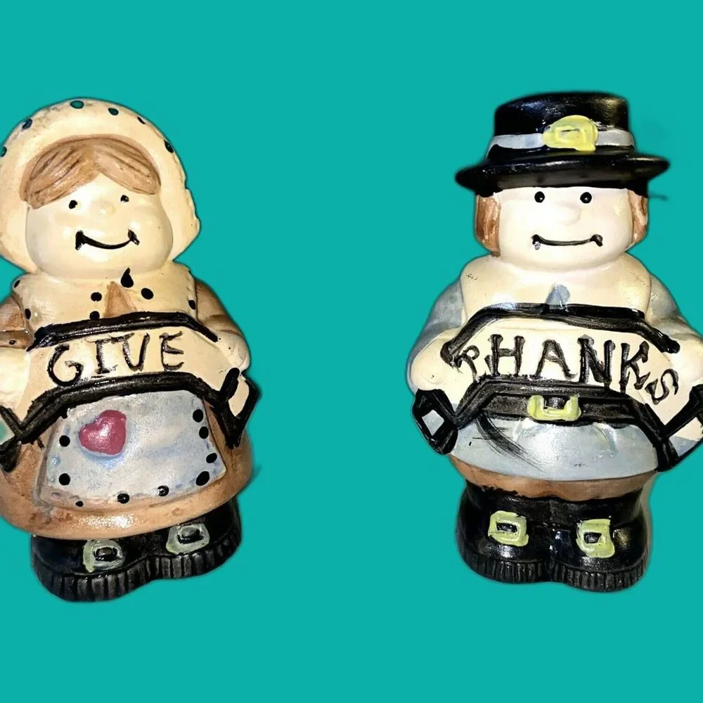 Vintage Give Thanks Pilgrim Ceramic Salt & Pepper Shakers Set Hand Painted